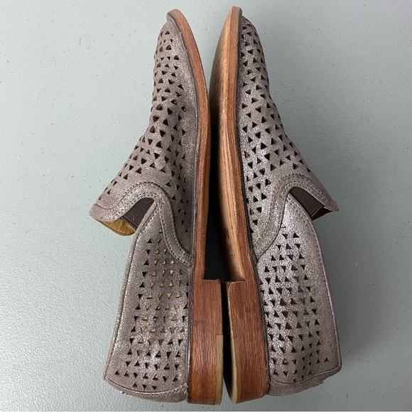 Trask Women's Loafers Metallic Perforated Slip On Size 7M - Picture 9 of 9